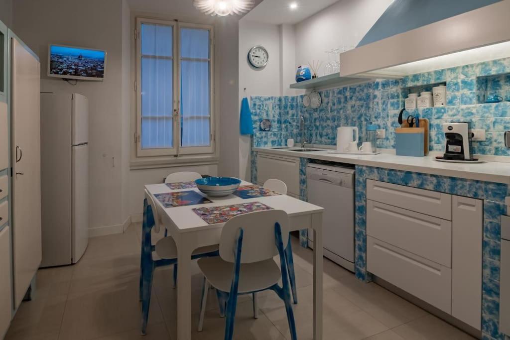 Dimora D'arte In Centro A Appartement *